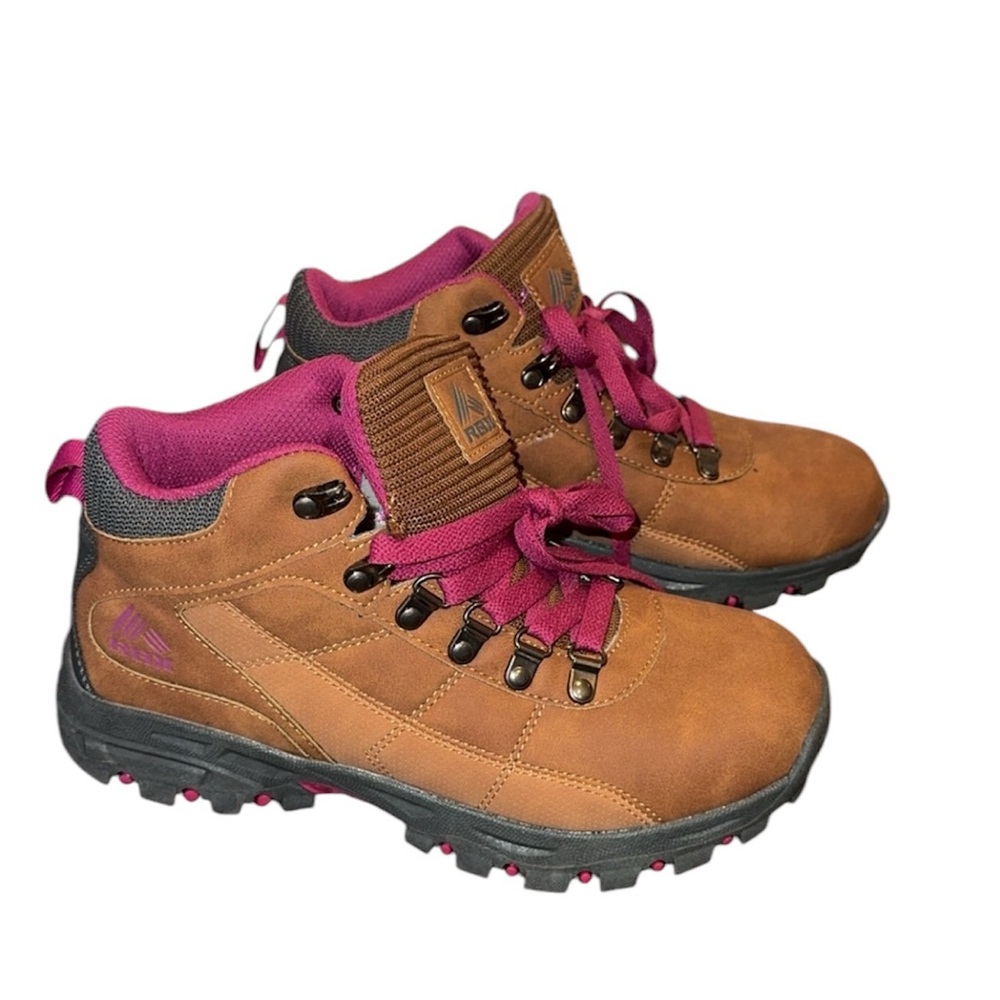 NWT Reebok RBX Women Hiking Shoes 8.5 Tan Pink